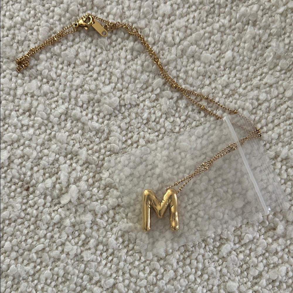 Mejuri Gold 'M' Initial Pendant Necklace